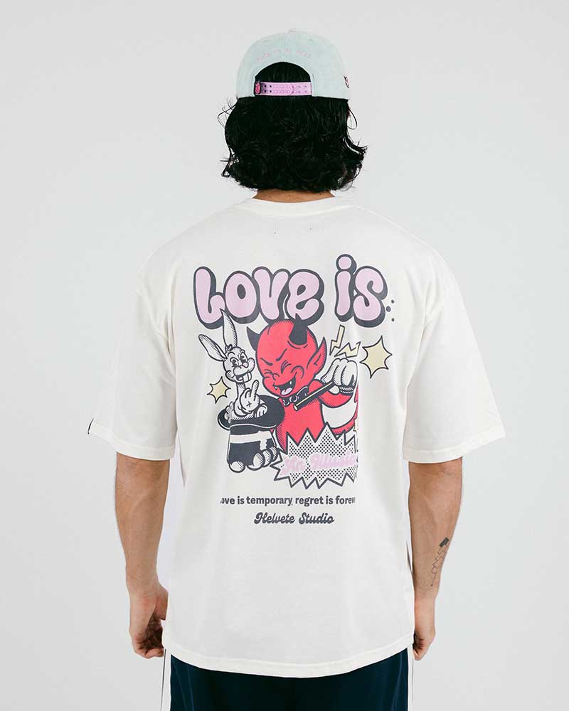 Helvete - Camiseta Love Is An Ilusion