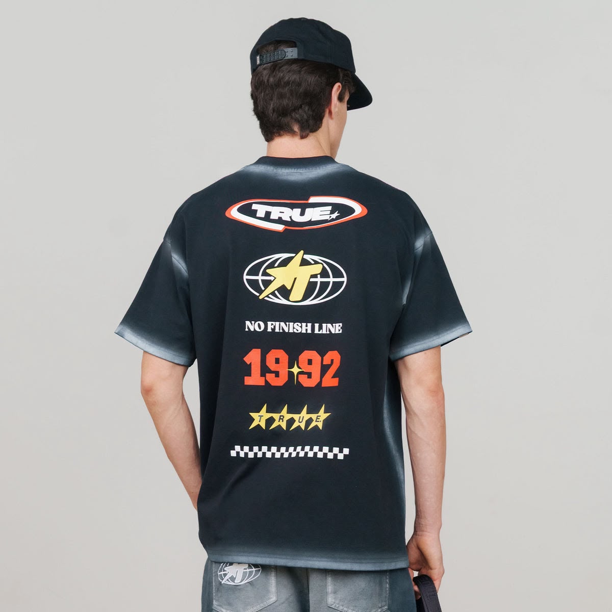 True - No Finish Line Oversized T-Shirt - Negra