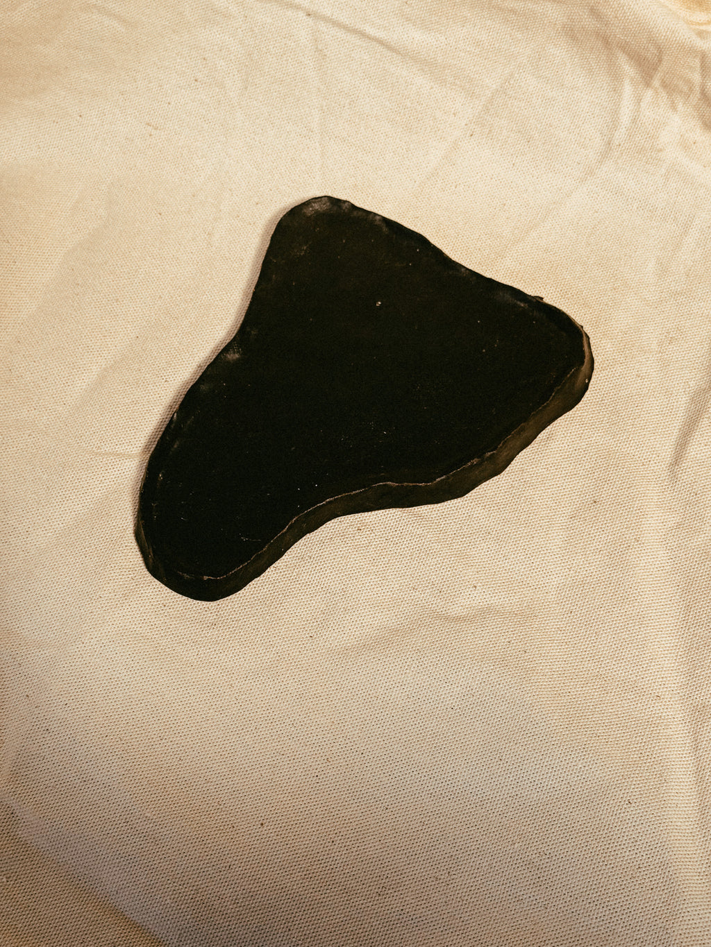 LANIAKEA STUDIO | PLACA CERÁMICA NEGRA